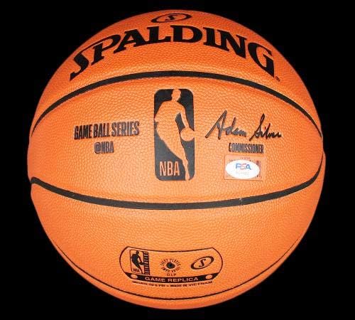 Luka Dončić potpisao je Dallas Mavericks Wilson autentično NBA košarka - autogramirani fudbali